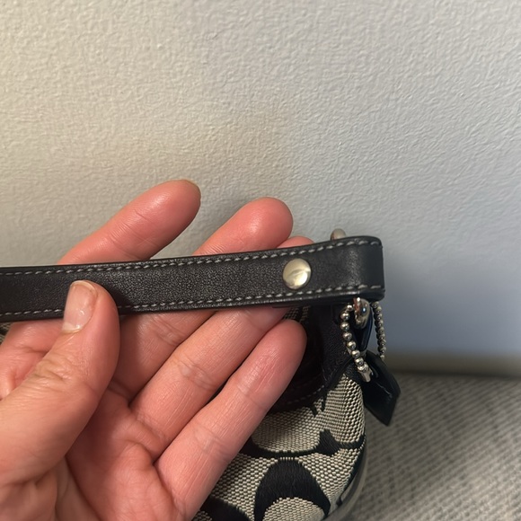 Mini/Small Coach Top Zip Bag in Pristine Condition - Picture 5 of 8